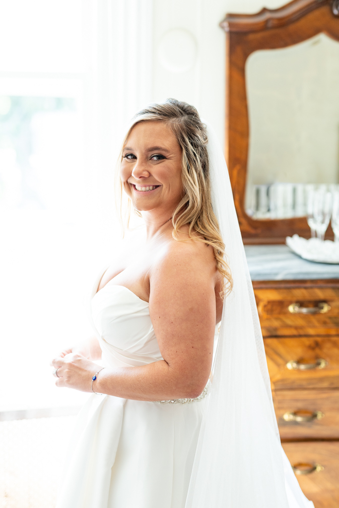 Bridal portrait at Mansion at Valley Country Club, Towson, MD