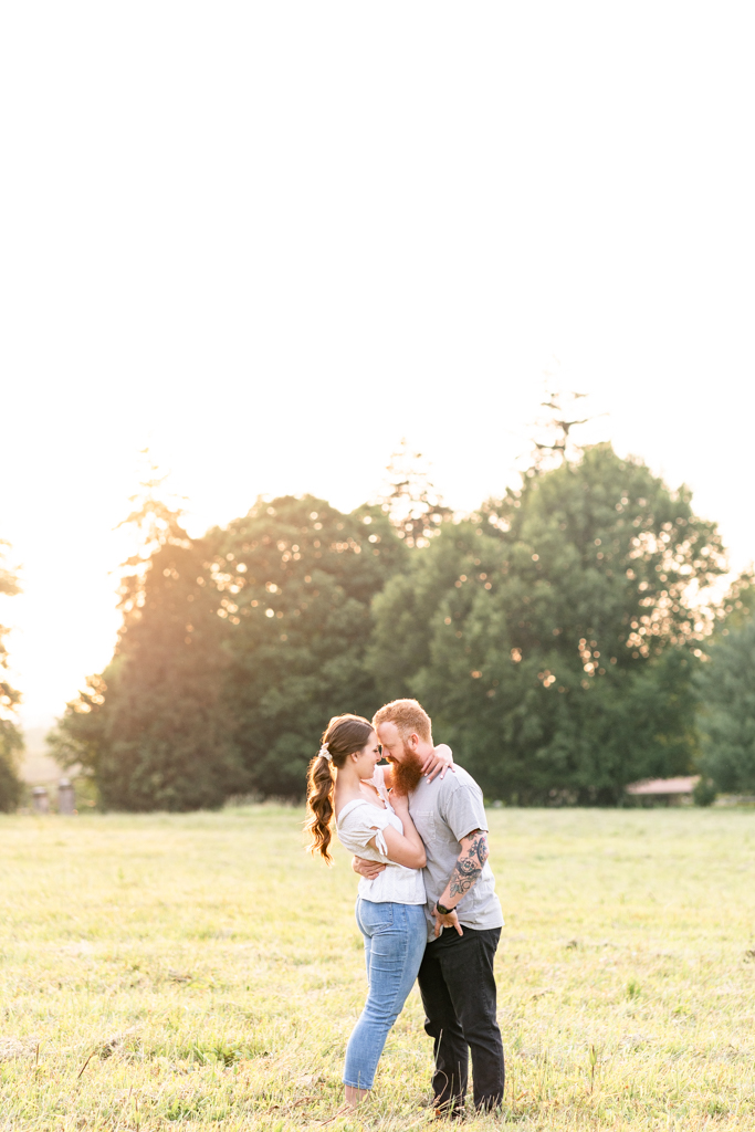 Sunsetting at Hampton Mansion during couples engagement session