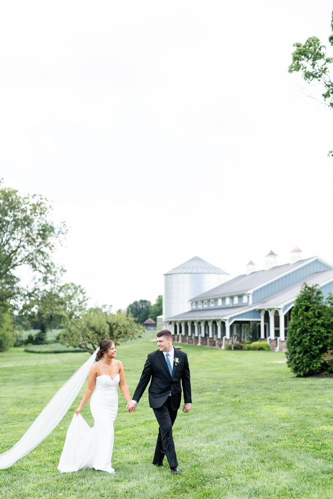 Rosewood Farms wedding day couples portraits