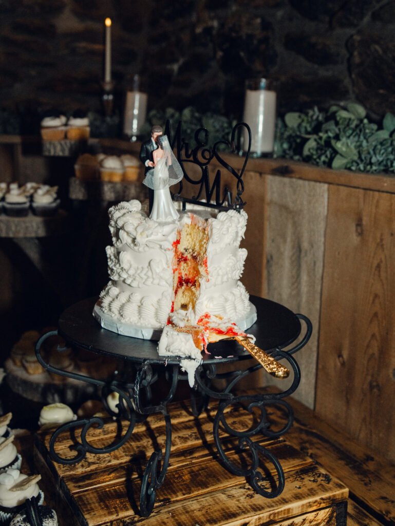 vintage style wedding cake with bride and groom cake topper