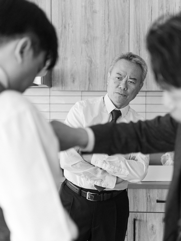 documentary wedding photo by dc wedding photographer Nicole Simensky photography