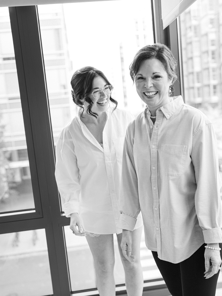 documentary wedding photo by dc wedding photographer Nicole Simensky photography