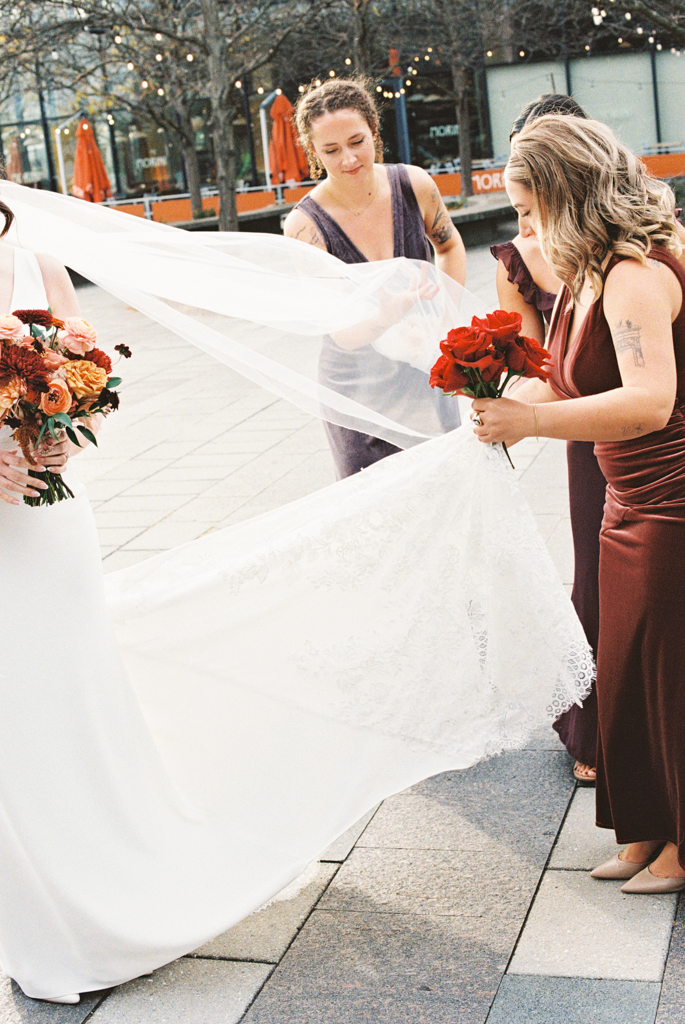 documentary wedding photo by dc wedding photographer Nicole Simensky photography