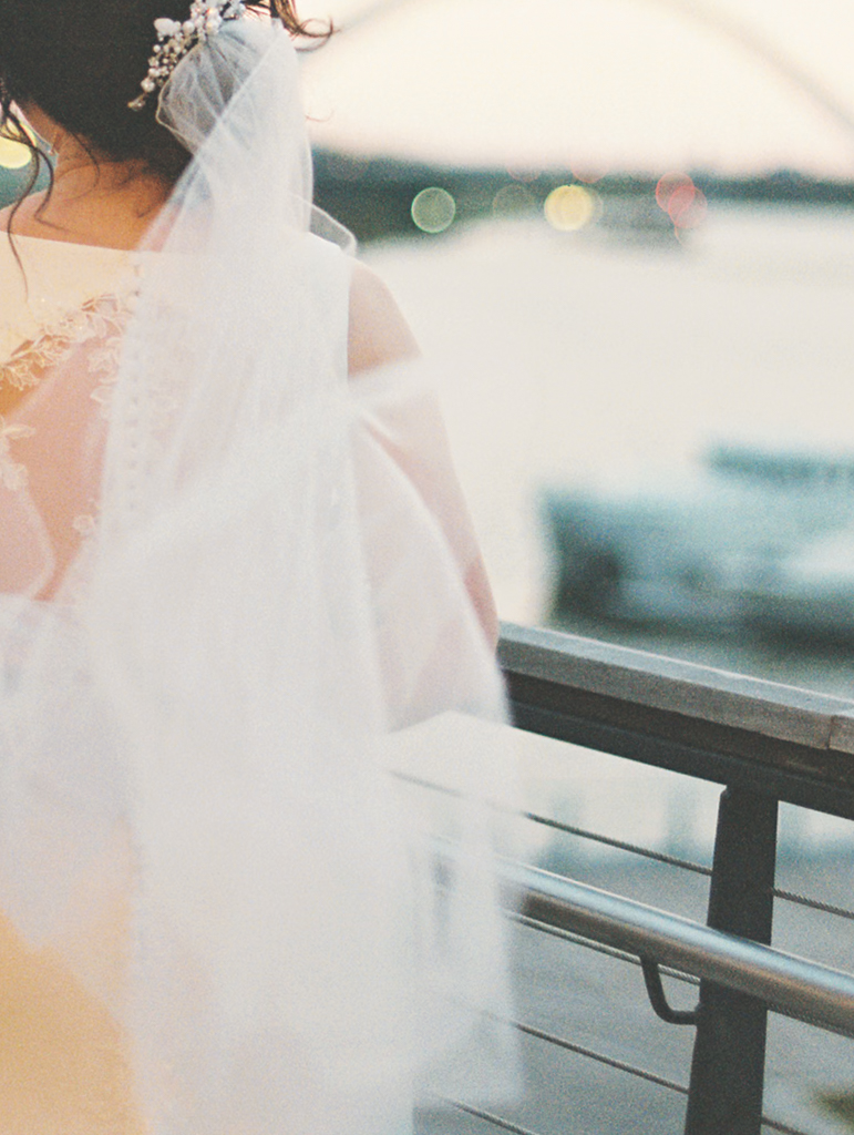 documentary wedding photo by dc wedding photographer Nicole Simensky photography